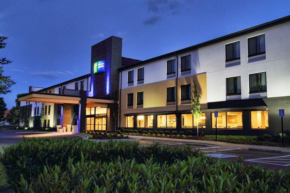 Holiday Inn Express Brentwood-South Cool Springs By Ihg Bagian luar foto