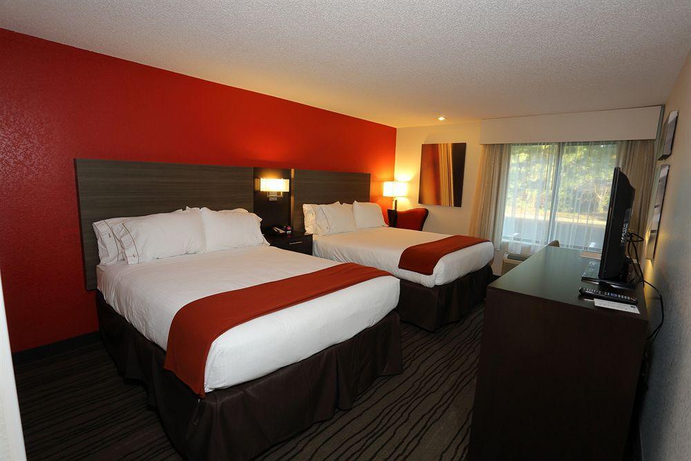 Holiday Inn Express Brentwood-South Cool Springs By Ihg Bagian luar foto