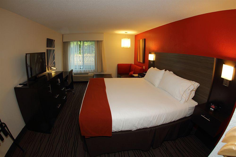 Holiday Inn Express Brentwood-South Cool Springs By Ihg Bagian luar foto