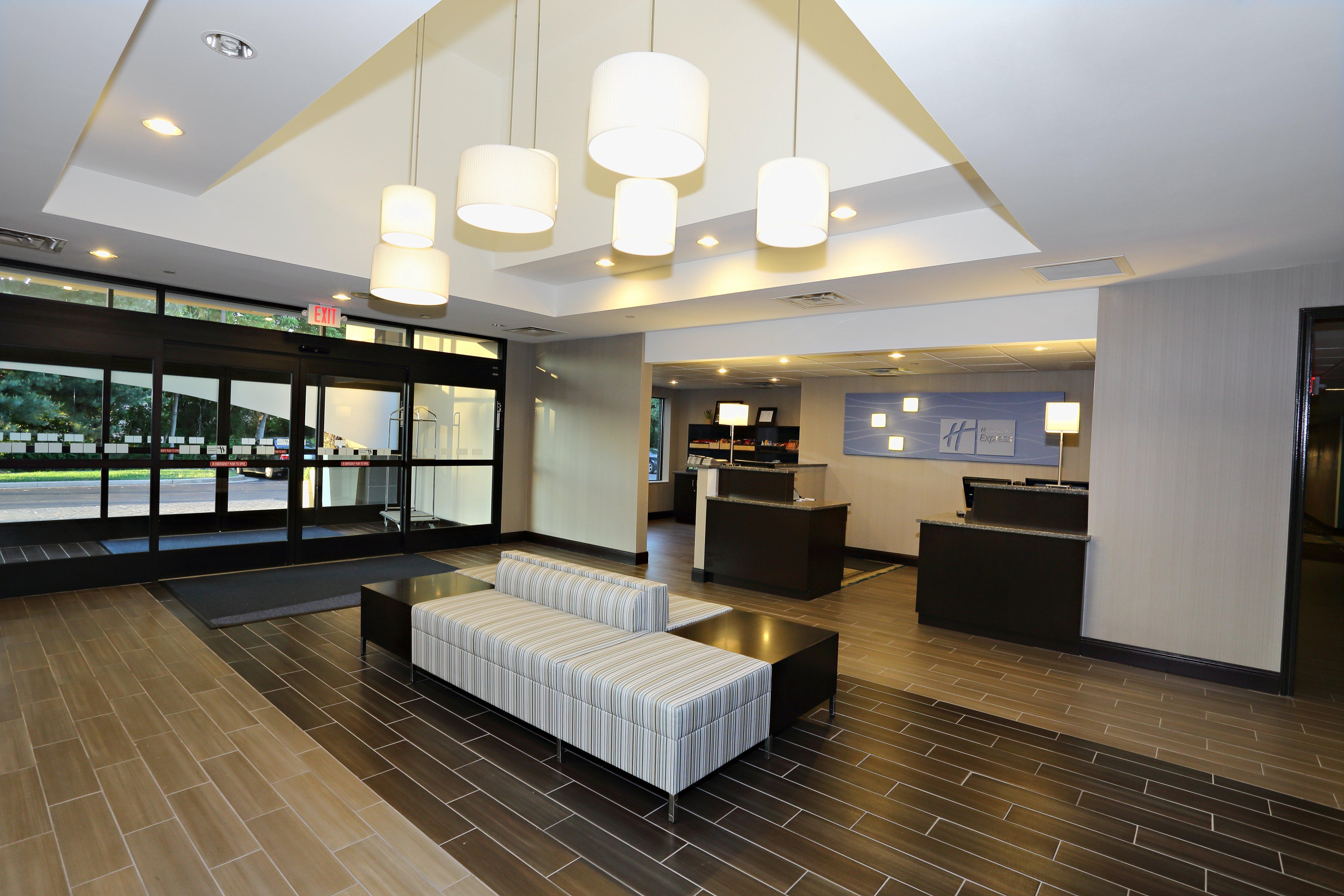Holiday Inn Express Brentwood-South Cool Springs By Ihg Bagian luar foto